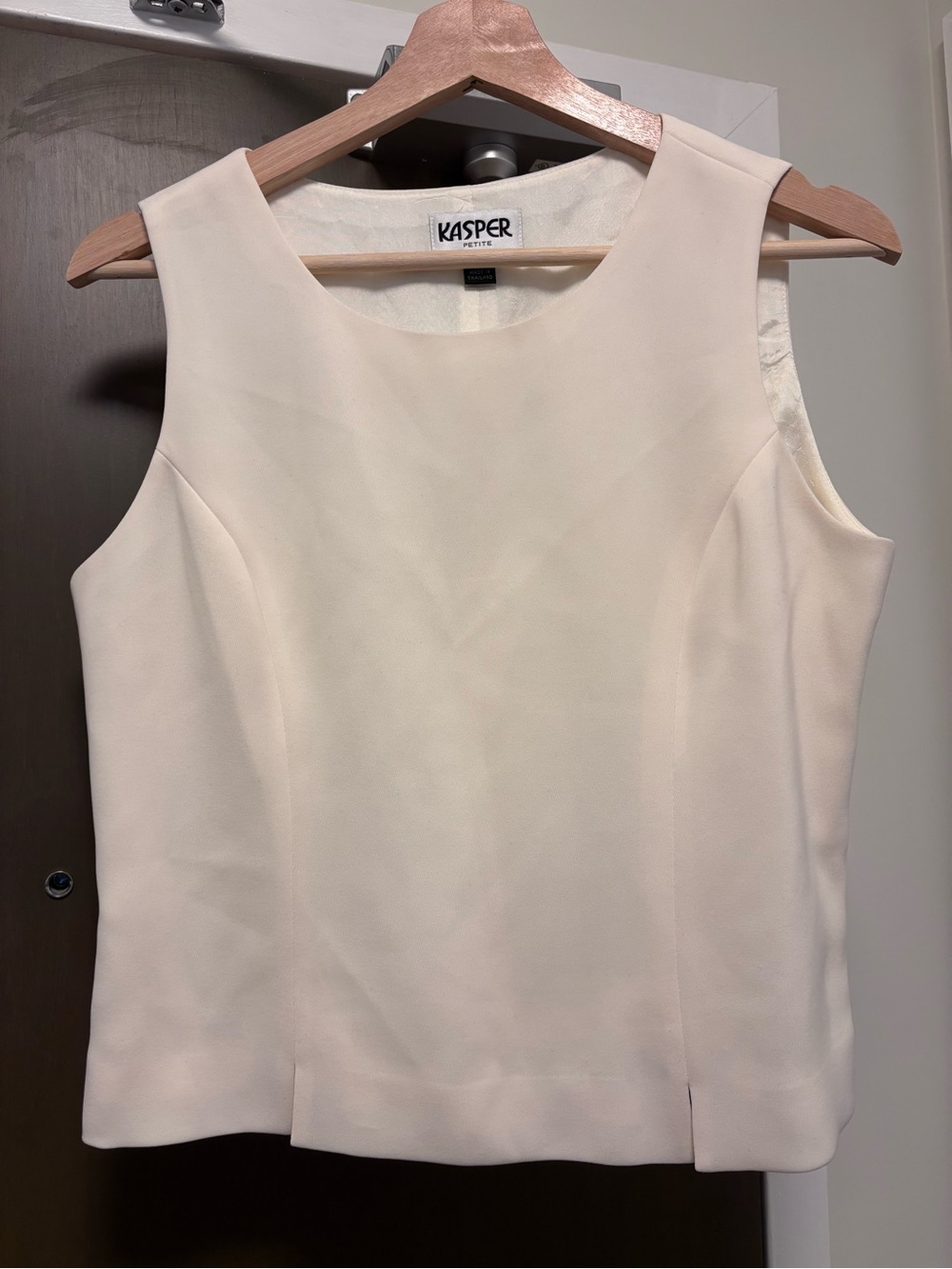 Kasper Ivory Sleeveless Crewneck Shell Top